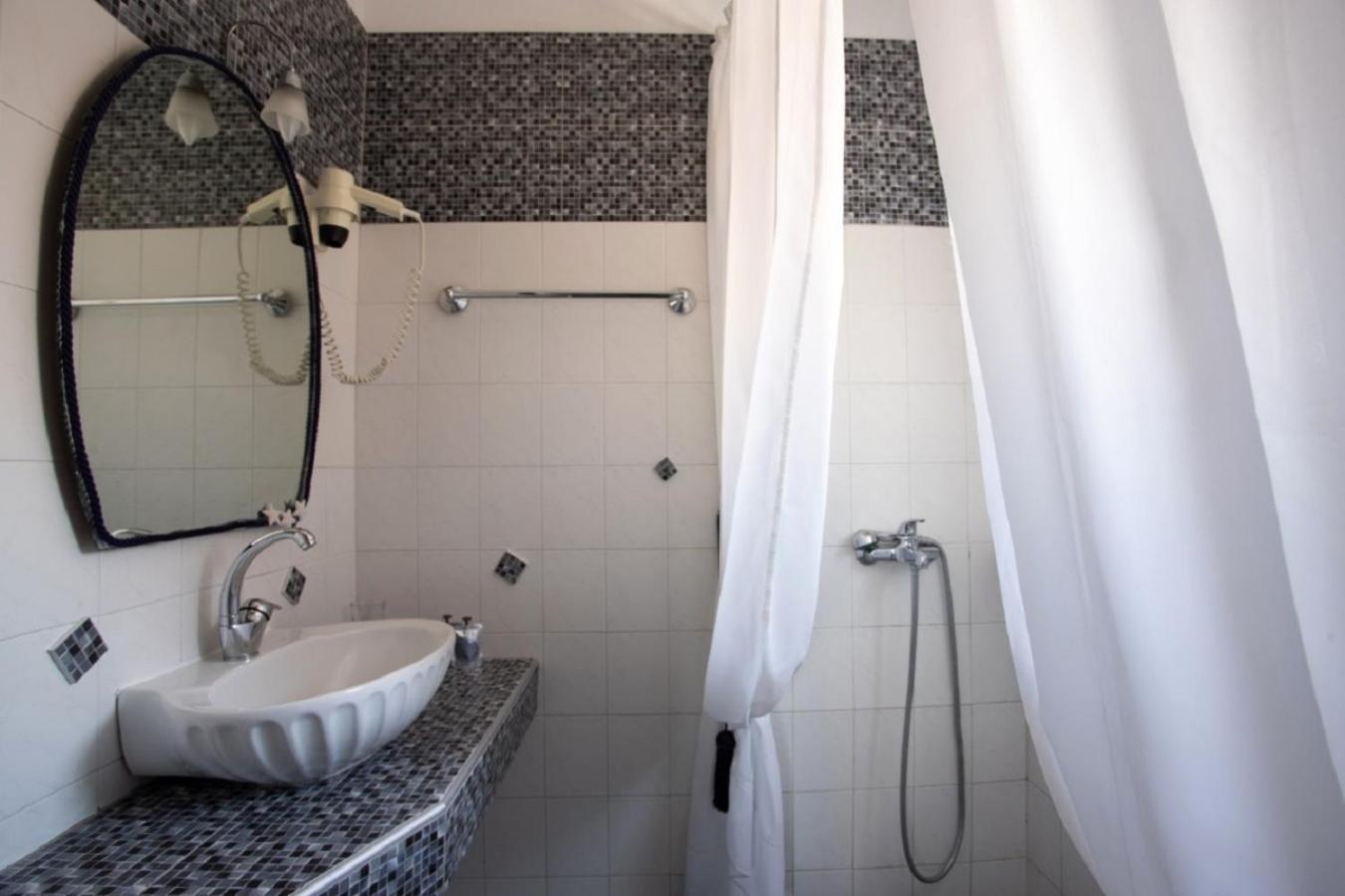 Argo Rooms & Studios アイイ・アポストロ 部屋 写真